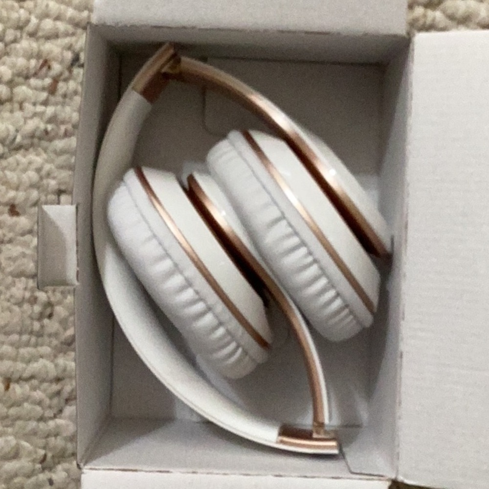 Wireless headphones